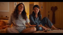 The Broken Hearts Gallery – Final Trailer