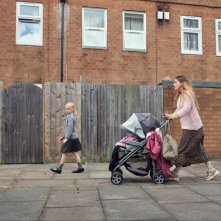 Listen: Maisie Sly a passeggio con Lucia Moniz