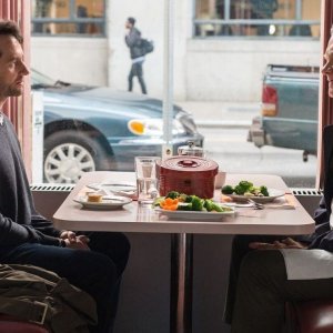 Un amico straordinario: una scena del film con Tom Hanks, Matthew Rhys