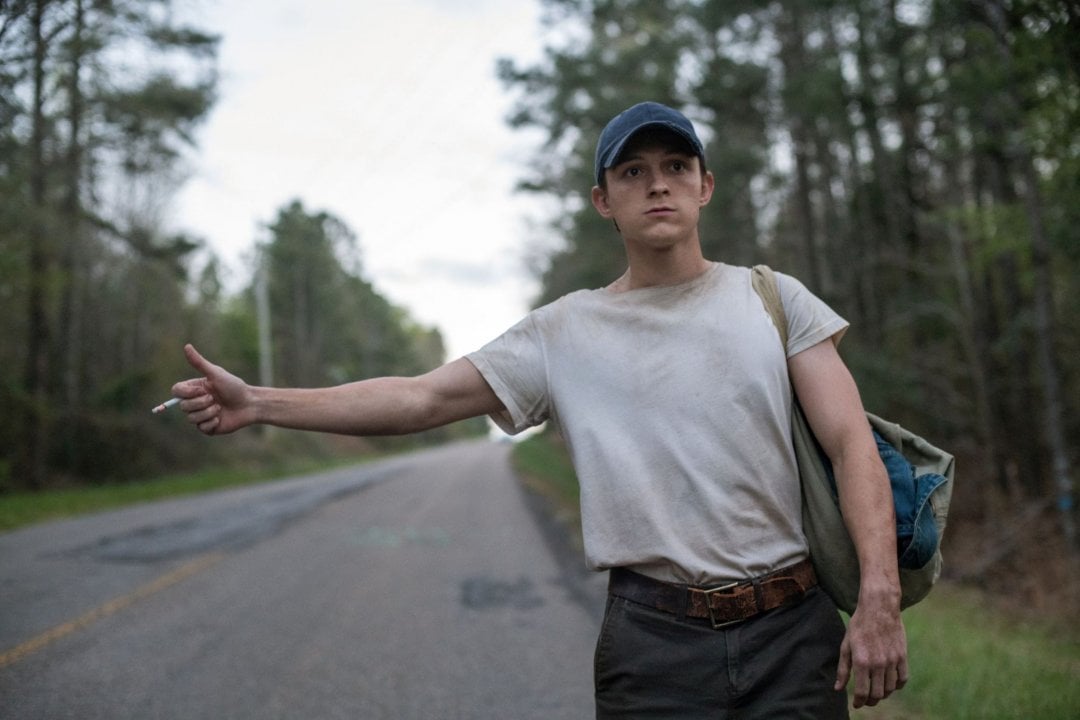 Tom Holland non l'aveva mai ammesso prima ma: «Alcuni miei film fanno schifo. Non dovreste guardarli»