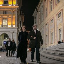 Petra: i protagonisti a spasso per Genova nel primo episodio Riti di morte