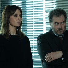 Petra: Petra e Antonio Monte a rapporto in un'immagine del primo episodio Riti di morte