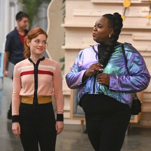 Lo straordinario mondo di Zoey: Jane Levy e Alex Newell