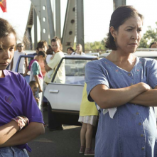 Beans: Kiawentiio e Rainbow Dickerson in una scena