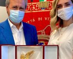Chiara Ferragni: premiata con un Leone d'Oro a Venezia per il suo impegno per l'Italia