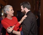 Chris Evans, Jamie Lee Curtis ironizza sulle foto di nudo: 'Hai la mia attenzione'