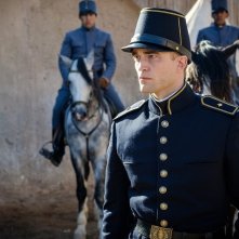 Waiting for the Barbarians: Robert Pattinson in una sequenza