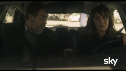 Petra 1x02 - Clip 'In macchina col cane'