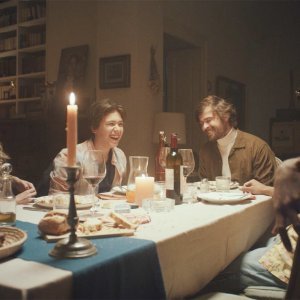Easy Living - La vita facile: una scena con James Miyakawa, Manoel Hudec e Camilla Semino Favro