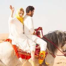 Burraco Fatale: una scena del film con Claudia Gerini