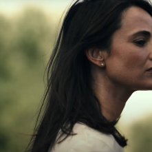 Il legame: una scena del film con Mia Maestro