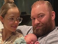 Il Trono di Spade: la Montagna è diventato papà, ecco le prime foto del figlio