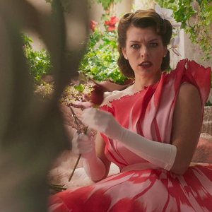 Paradise Hills: Milla Jovovich in una scena del film