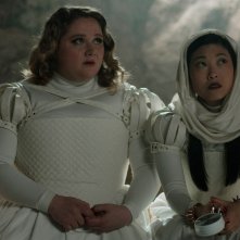 Paradise Hills: Danielle Macdonald, Awkwafina in una scena del film