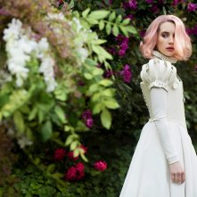 Paradise Hills: Emma Roberts in una scena del film