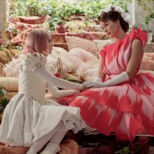 Paradise Hills: Milla Jovovich, Emma Roberts in una scena del film