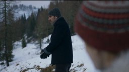 Paradise - Una nuova vita - Clip Si Vive Rischiando