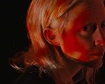 Possessor: perché Andrea Riseborough ha voluto indossare un falso pene nell'horror