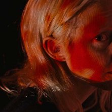 Possessor: un primo piano di Andrea Riseborough