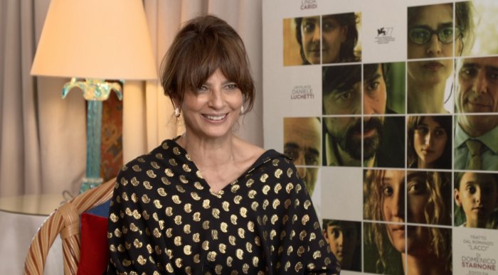 Laura Morante, su Lacci: “Bisogna imparare ad accettare il cambiamento”