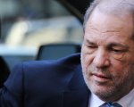 Harvey Weinstein: nuove accuse a Beverly Hills contro l'ex produttore, rischia 140 anni di carcere