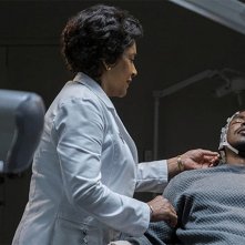 Black Box: una scena del film con Phylicia Rashad, Mamoudou Athie