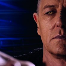 Creators: The Past, un primo piano di Bruce Payne