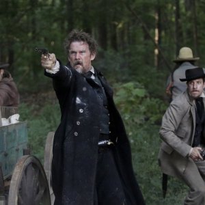 The Good Lord Bird: Ethan Hawke in una foto di scena