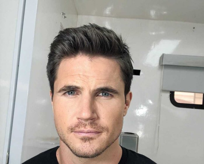 Resident Evil: Robbie Amell e Kaya Scodelario nel film che ritorna alle origini della storia