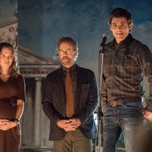 The Stand: una foto di Odessa Young, Greg Kinnear, James Marsden