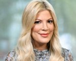 Tori Spelling ha assistito ad una sparatoria: l'annuncio (con polemiche) sui social