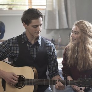 Nuvole: una scena del film con Sabrina Carpenter, Fin Argus
