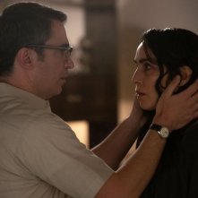 The Secret - Le verità nascoste: una scena Noomi Rapace e Chris Messina