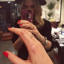Il tatuaggio sulla mano di Chiara Ferragni