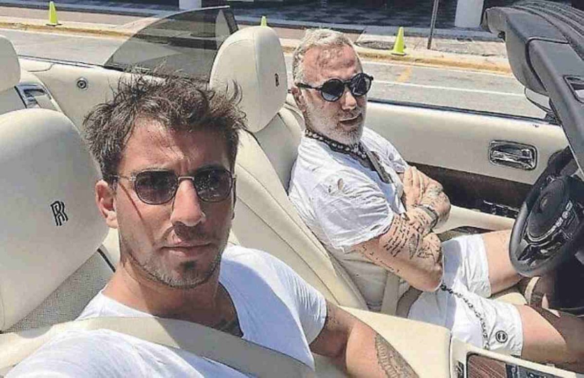 Le Iene Mirko Scarcella protagonista dello speciale in onda stasera su Italia 1 Le Iene Mirko Scarcella protagonista dello speciale in onda stasera su Italia 1