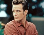 Luke Perry, le star di Beverly Hills, 90210 lo ricordano il giorno del suo compleanno