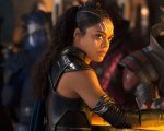 Tessa Thompson nuda su instagram per il suo compleanno, sconvolge i fan Marvel