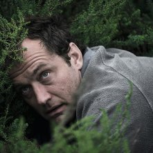 The Third Day: Jude Law in una scena