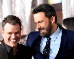 Matt Damon trolla Ben Affleck in un video: 'Robert Pattinson è Batman, tu hai perso il ruolo'