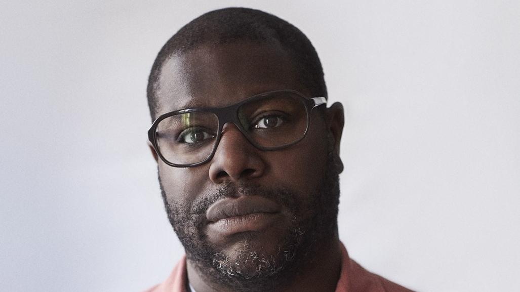 Un primo piano di Steve McQueen