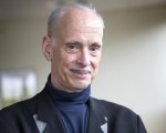 John Waters: “Il trash oggi? I reality tv e Trump”