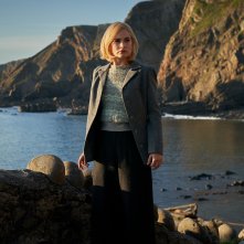 Rebecca: Lily James in una scena del film