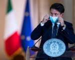 Giuseppe Conte e il giallo dell'orologio: le ipotesi da fantascienza