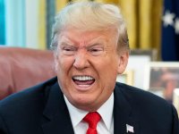 Netflix-Warner Bros., Donald Trump: 'Deciderò io, potrebbe essere un problema'