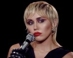 Miley Cyrus: “Ho avuto un incontro ravvicinato con un UFO”