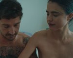 Shia LaBeouf e Margaret Qualley nudi nel videoclip di Love Me Like You Hate Me
