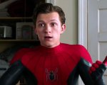 Spider-Man 3: Tom Holland riceve la sceneggiatura su un iPad e rischia di romperlo, ecco il divertente video
