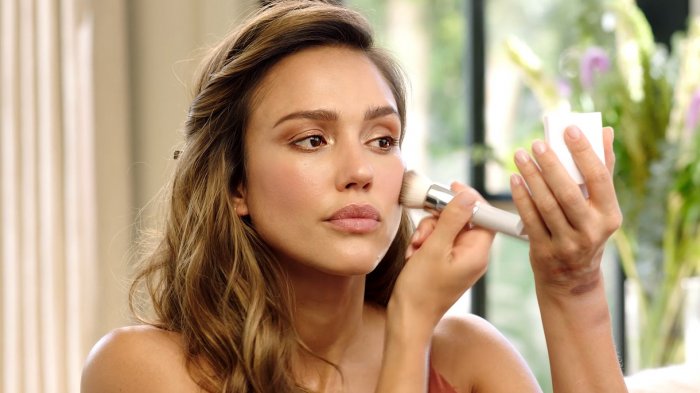 Piccolo dizionario amoroso: Jessica Alba ha girato davvero le scene di sesso?