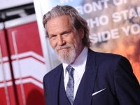 Jeff Bridges attaccato alla flebo: 'Grazie, il vostro amore è contagioso' (FOTO)