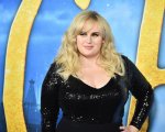 Rebel Wilson indossa il costume di Xena la Principessa Guerriera per Halloween (VIDEO)